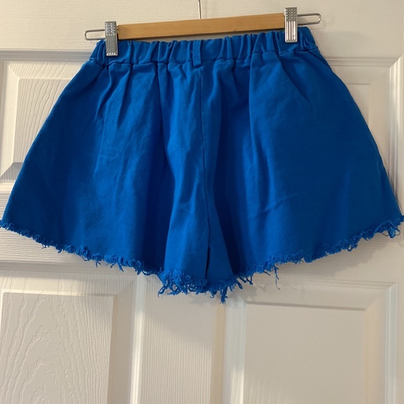 Beautiful blue shorts - Picture 2 of 4